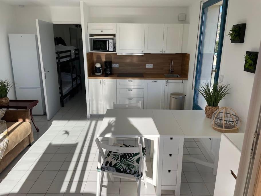 Apartamento Domaine D'Azur - Renovated 1Br With Terrace Pool & Garage Le Lavandou Exterior foto